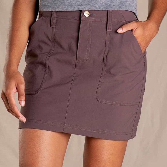 Toad&Co Dresses & Skirts - Toad & Co Rover Skort, size 8, colour "raisin", perfect condition